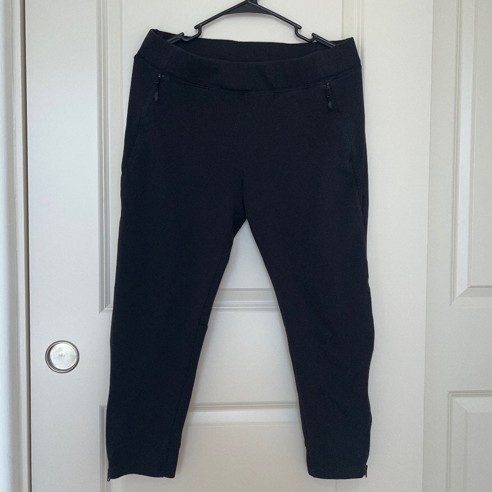 Adidas women’s cropped jogger